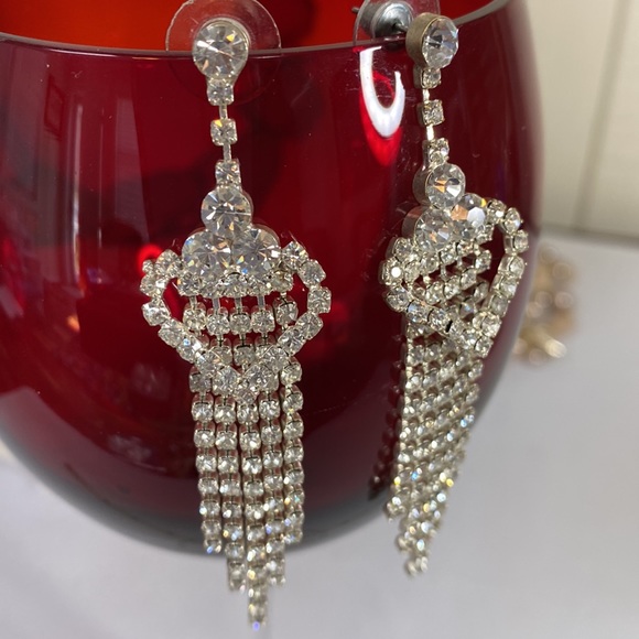 Long sparkly rhinestones heart earrings - Picture 3 of 5